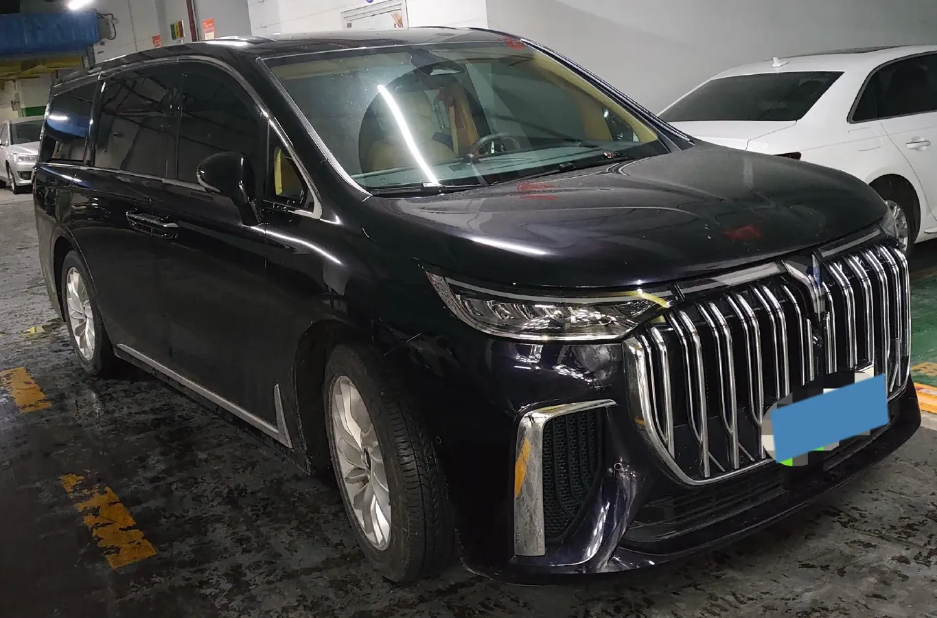 2024 Voyah Dream 1.5T 150HP L4 PHEV 43KWH,autocango,china used car exporter,china ev exporter,chinese used car exporter,chinese used ev exporter