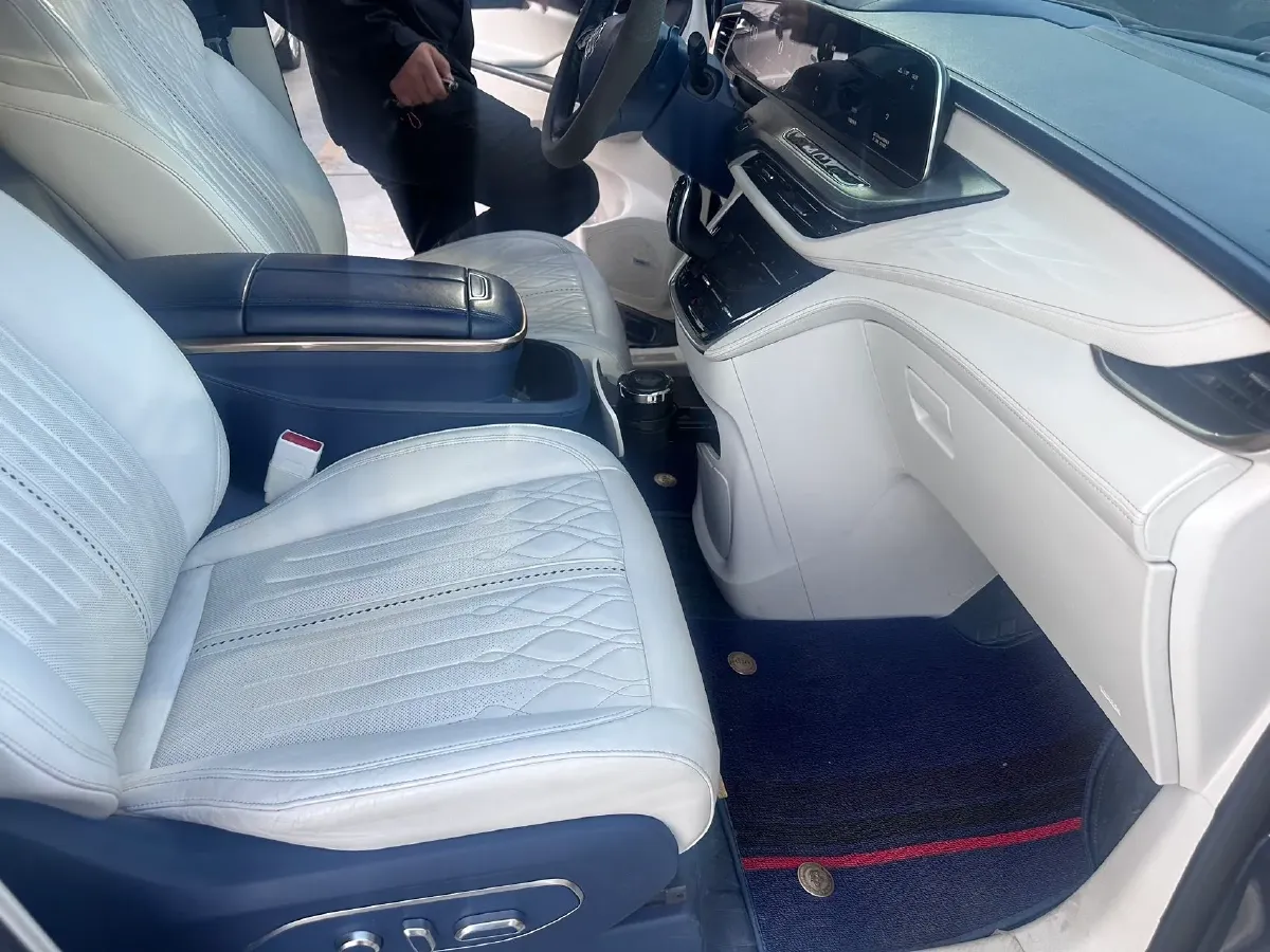 2020 Buick GL8 2.0T 237HP L4 9AT,autocango,china used car exporter,china ev exporter,chinese used car exporter,chinese used ev exporter