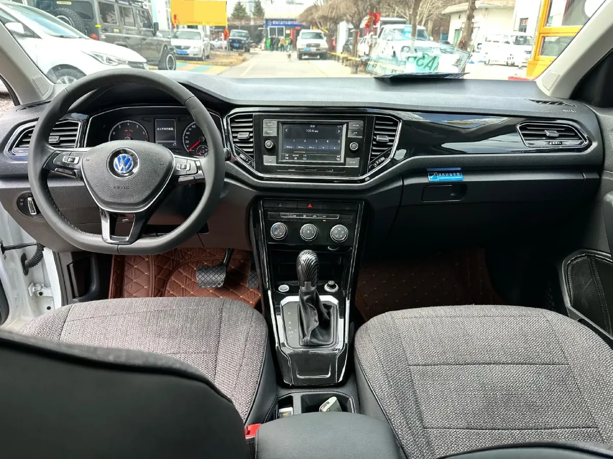 2019 Volkswagen T-Roc 1.4T 150HP L4 7DCT,autocango,china used car exporter,china ev exporter,chinese used car exporter,chinese used ev exporter