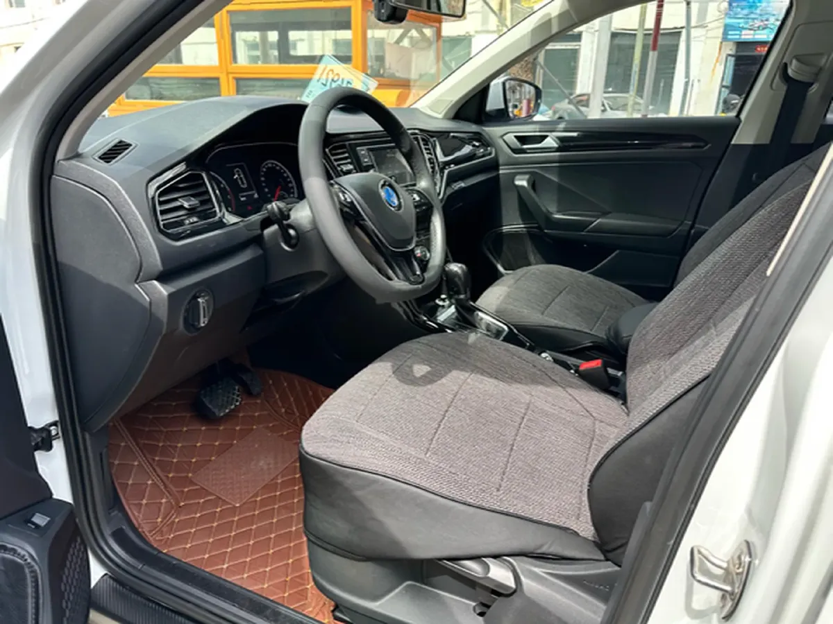 2019 Volkswagen T-Roc 1.4T 150HP L4 7DCT,autocango,china used car exporter,china ev exporter,chinese used car exporter,chinese used ev exporter