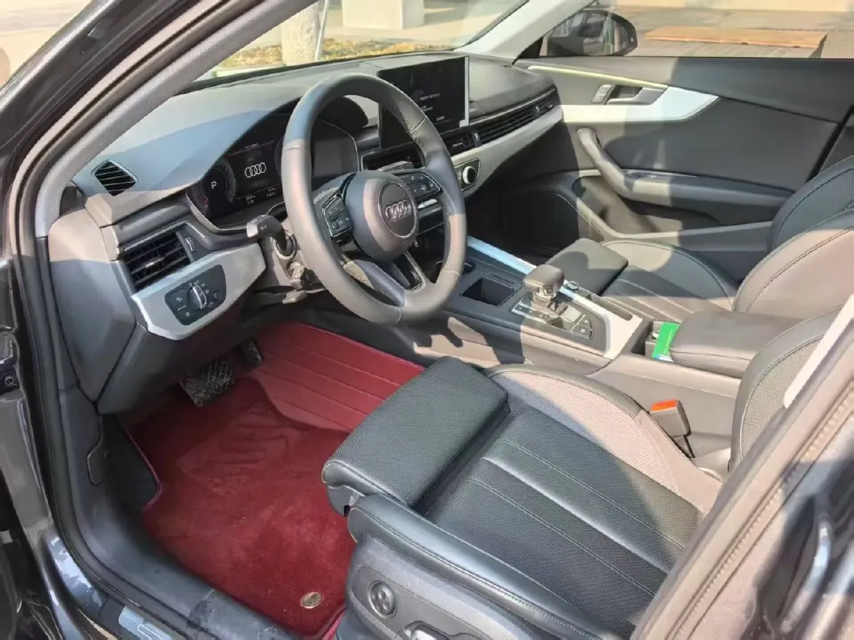 2025 Audi A4L 2.0T 190HP L4 7DCT,autocango,china used car exporter,china ev exporter,chinese used car exporter,chinese used ev exporter