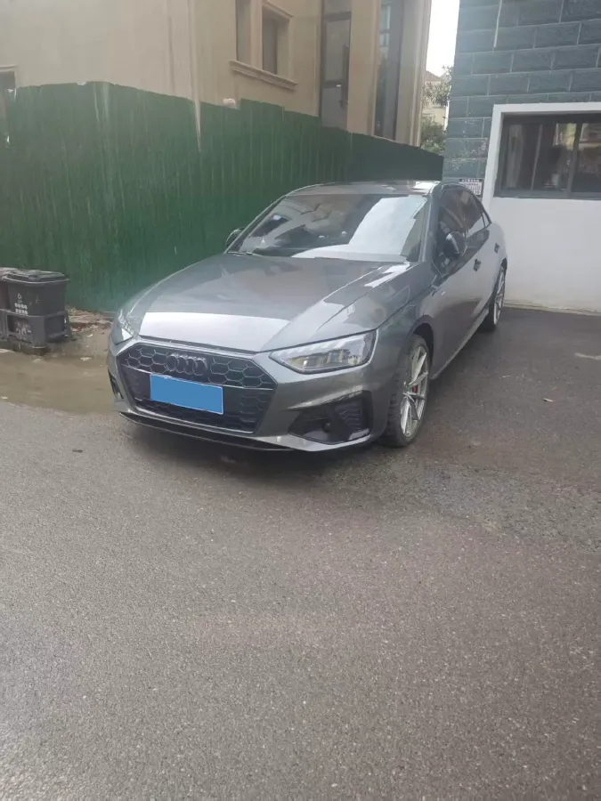 2025 Audi A4L 2.0T 190HP L4 7DCT,autocango,china used car exporter,china ev exporter,chinese used car exporter,chinese used ev exporter