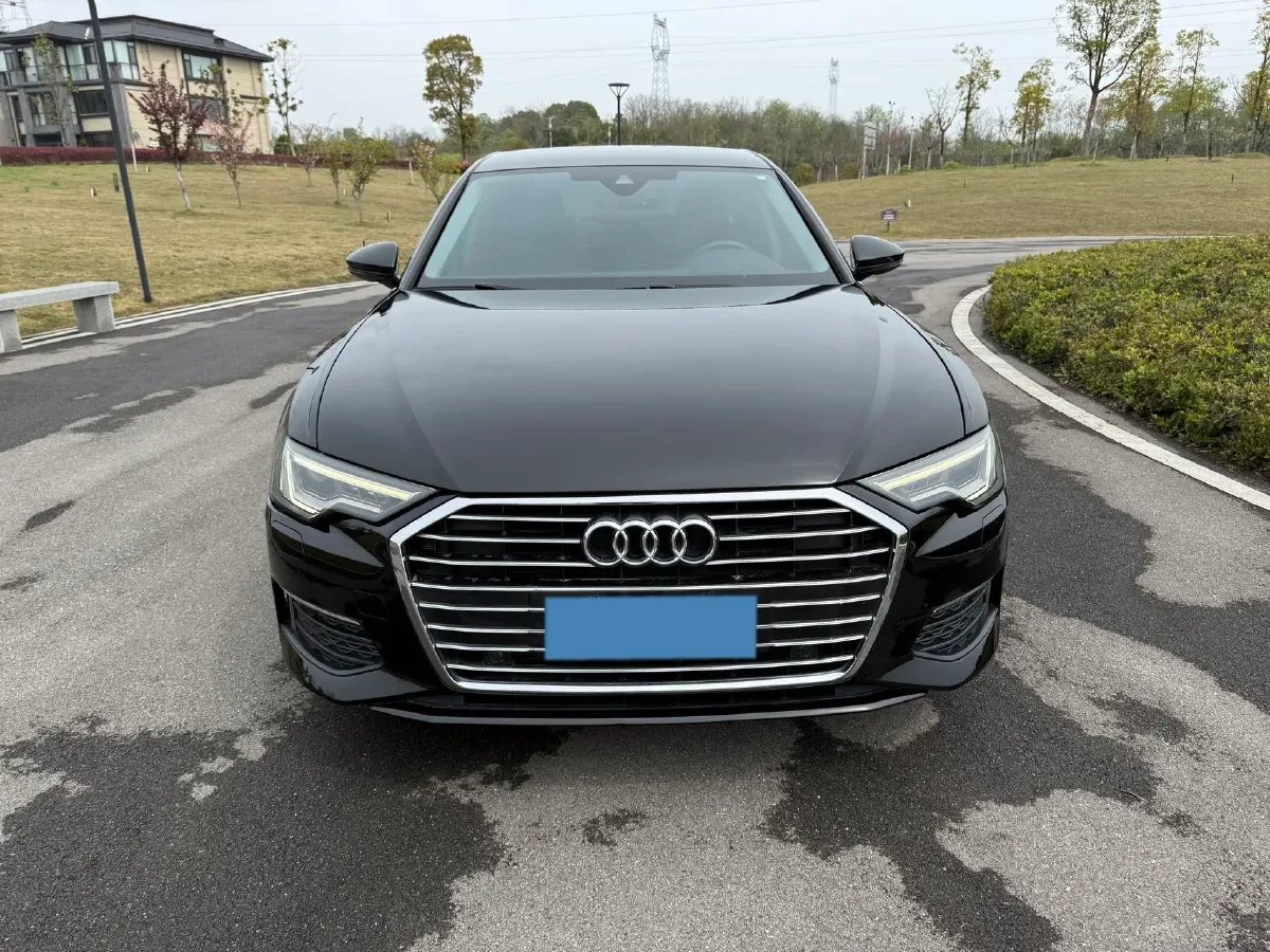2021 Audi A6L 2.0T 190HP L4 7DCT,autocango,china used car exporter,china ev exporter,chinese used car exporter,chinese used ev exporter