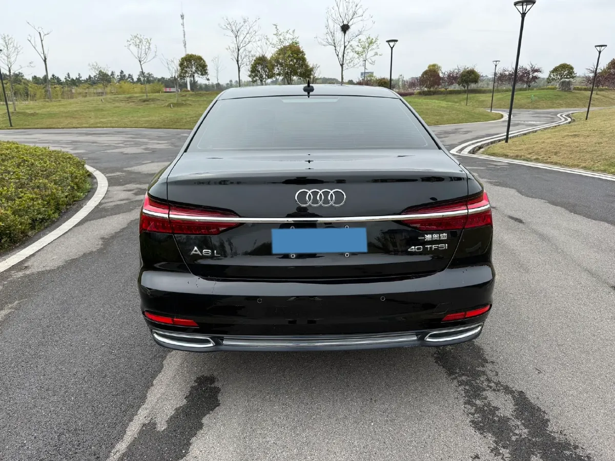 2021 Audi A6L 2.0T 190HP L4 7DCT,autocango,china used car exporter,china ev exporter,chinese used car exporter,chinese used ev exporter