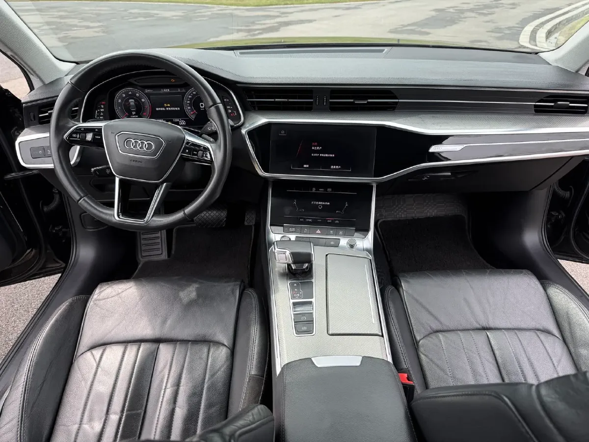 2021 Audi A6L 2.0T 190HP L4 7DCT,autocango,china used car exporter,china ev exporter,chinese used car exporter,chinese used ev exporter