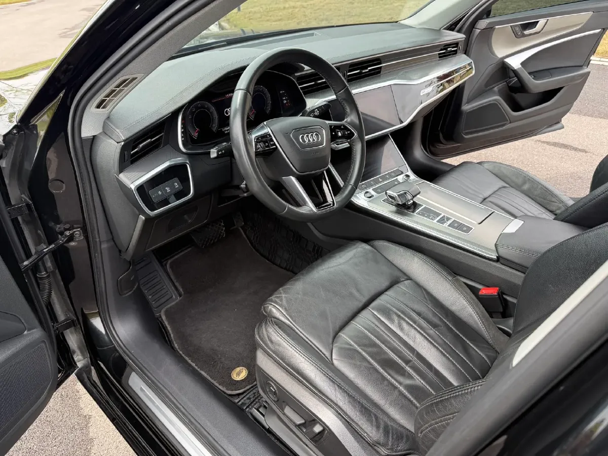 2021 Audi A6L 2.0T 190HP L4 7DCT,autocango,china used car exporter,china ev exporter,chinese used car exporter,chinese used ev exporter