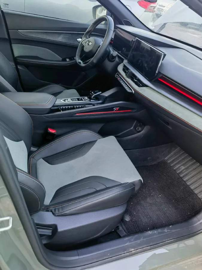 2022 Geely Binray 1.5T 181HP L4 7DCT,autocango,china used car exporter,china ev exporter,chinese used car exporter,chinese used ev exporter