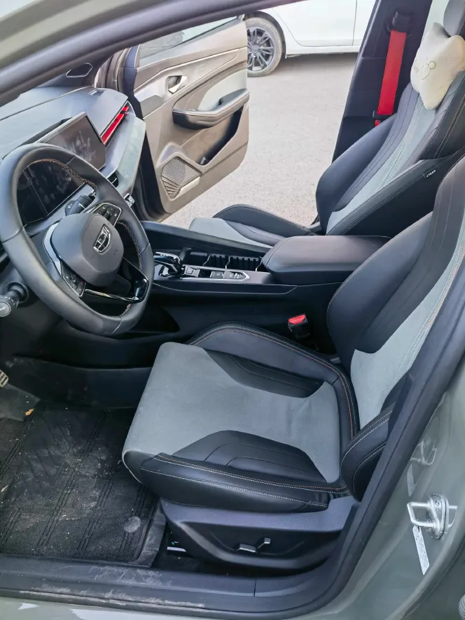 2022 Geely Binray 1.5T 181HP L4 7DCT,autocango,china used car exporter,china ev exporter,chinese used car exporter,chinese used ev exporter