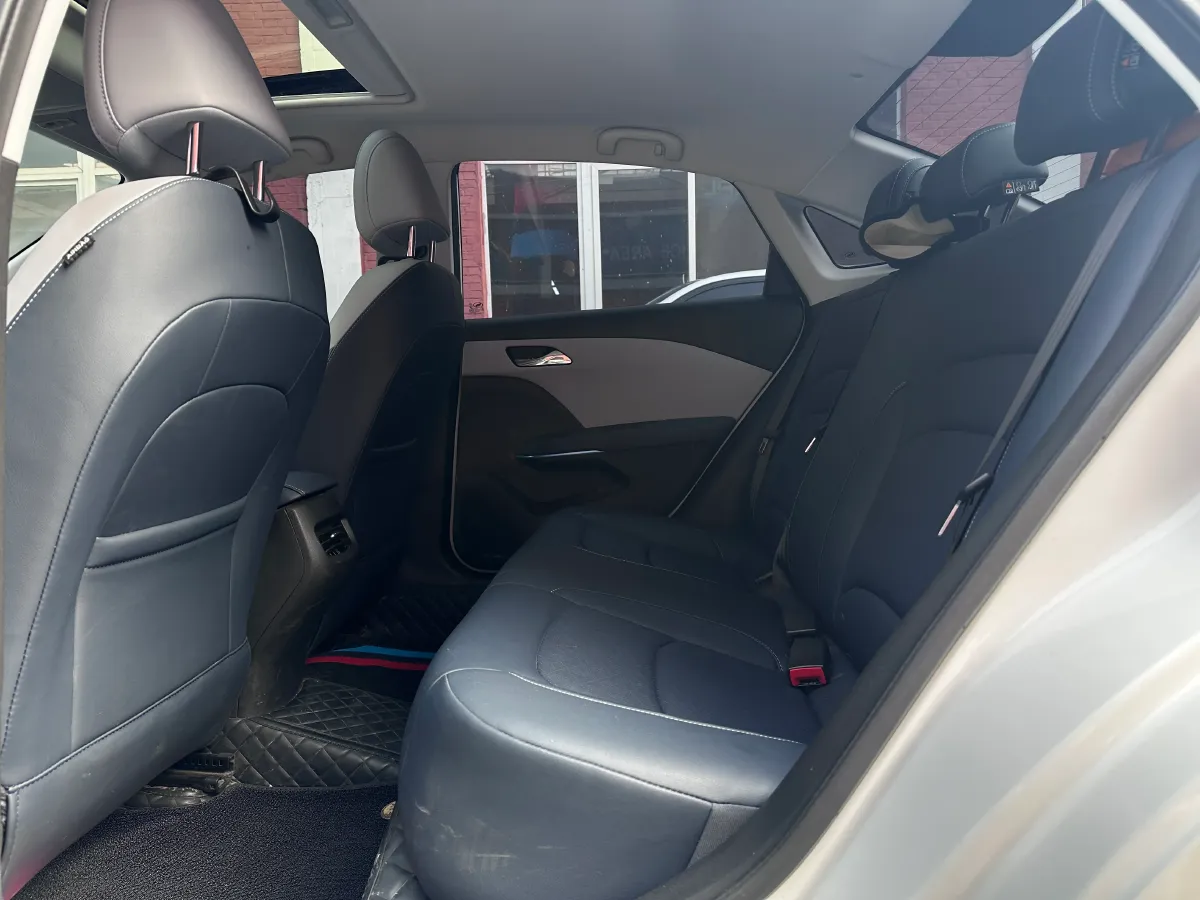 2023 Chevrolet Monza 1.5L 113HP L4 6DCT,autocango,china used car exporter,china ev exporter,chinese used car exporter,chinese used ev exporter