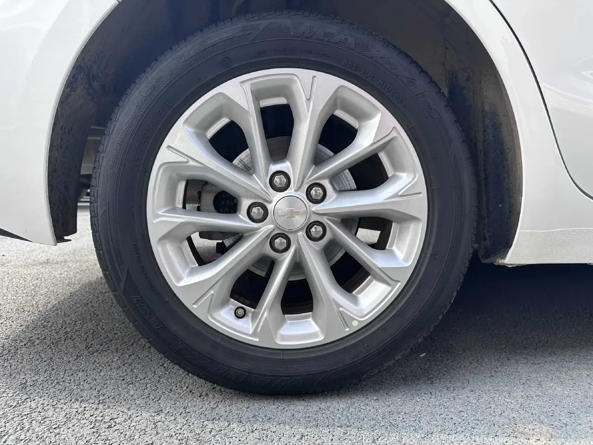 2023 Chevrolet Monza 1.5L 113HP L4 6DCT,autocango,china used car exporter,china ev exporter,chinese used car exporter,chinese used ev exporter