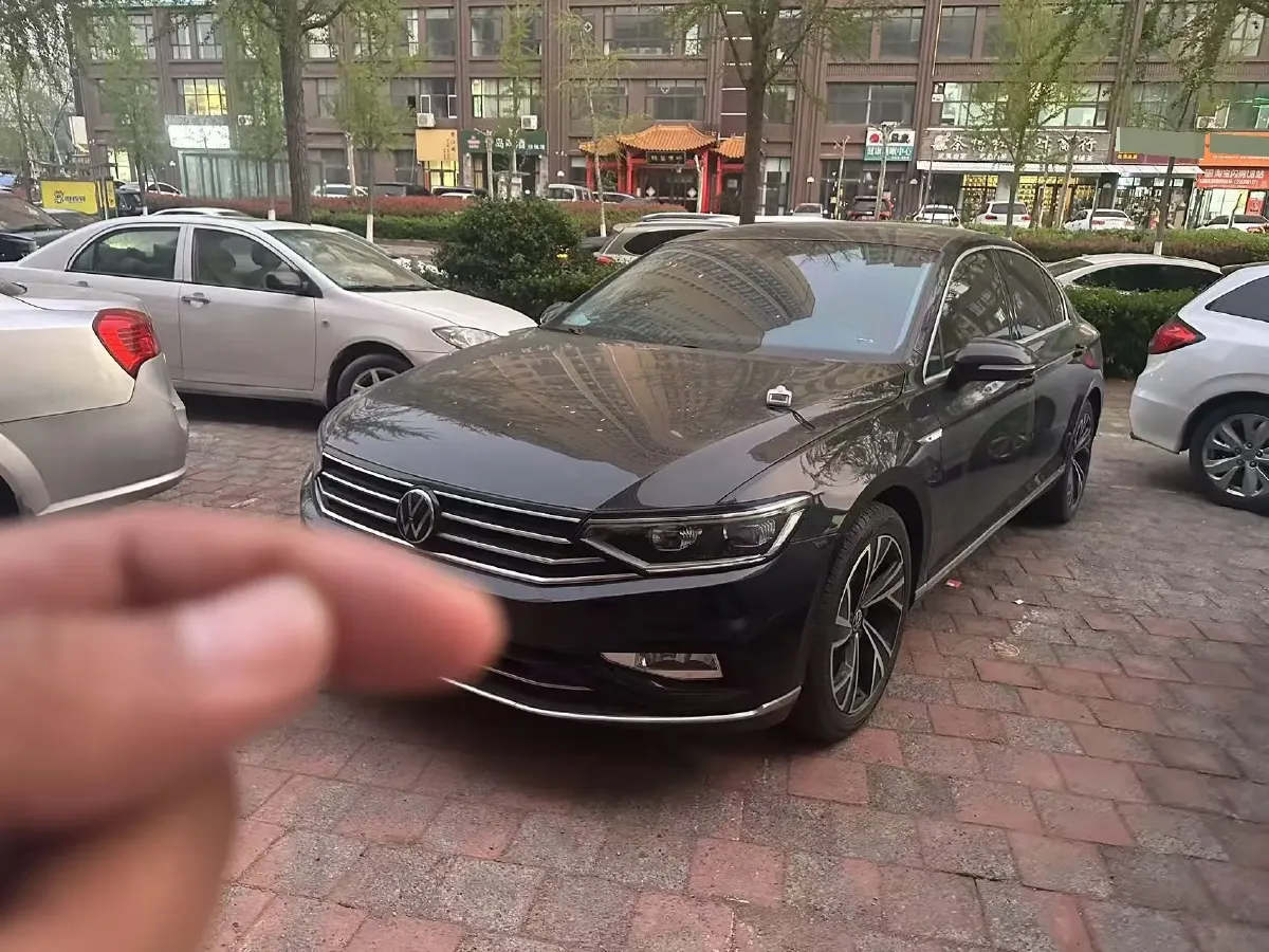 2021 Volkswagen Magotan 2.0T 186HP L4 7DCT,autocango,china used car exporter,china ev exporter,chinese used car exporter,chinese used ev exporter