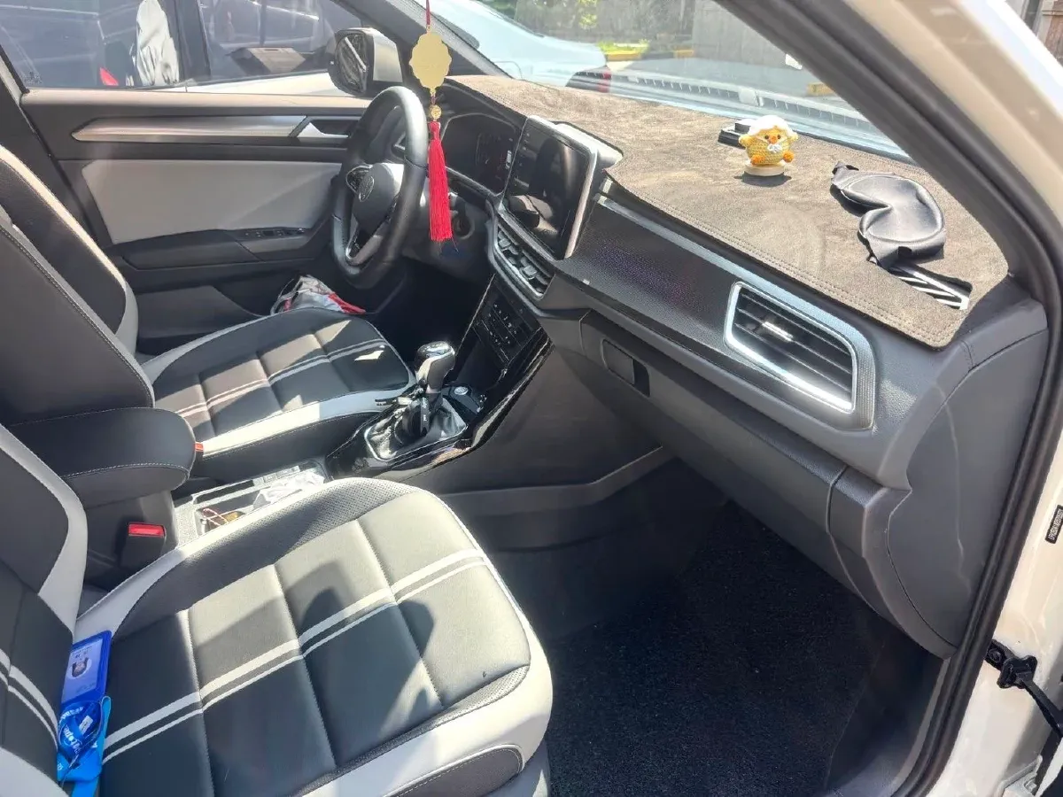 2024 Volkswagen T-Roc 1.5T 160HP L4 7DCT,autocango,china used car exporter,china ev exporter,chinese used car exporter,chinese used ev exporter