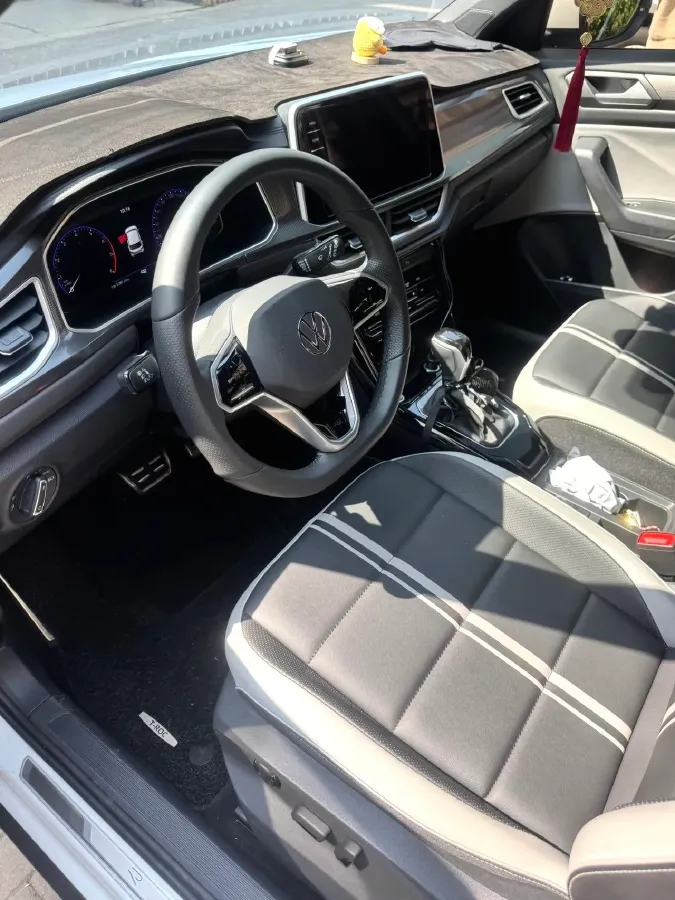 2024 Volkswagen T-Roc 1.5T 160HP L4 7DCT,autocango,china used car exporter,china ev exporter,chinese used car exporter,chinese used ev exporter
