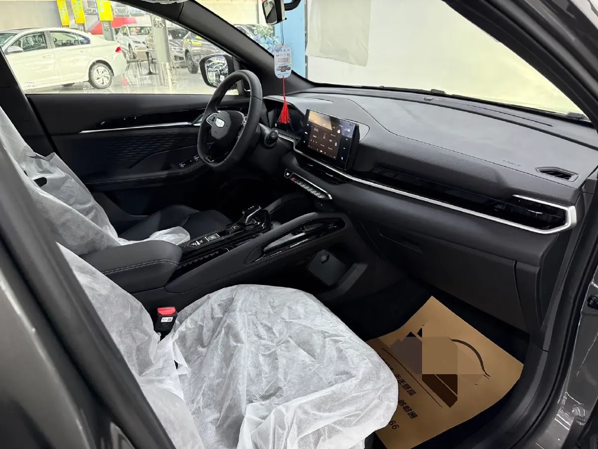 2025 Geely Coolray 1.5T 181HP L4 7DCT,autocango,china used car exporter,china ev exporter,chinese used car exporter,chinese used ev exporter