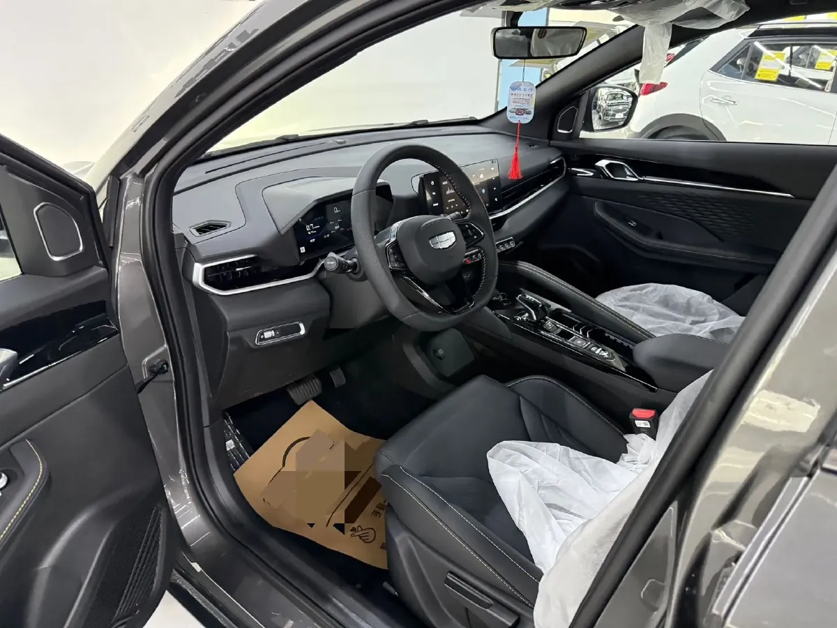 2025 Geely Coolray 1.5T 181HP L4 7DCT,autocango,china used car exporter,china ev exporter,chinese used car exporter,chinese used ev exporter