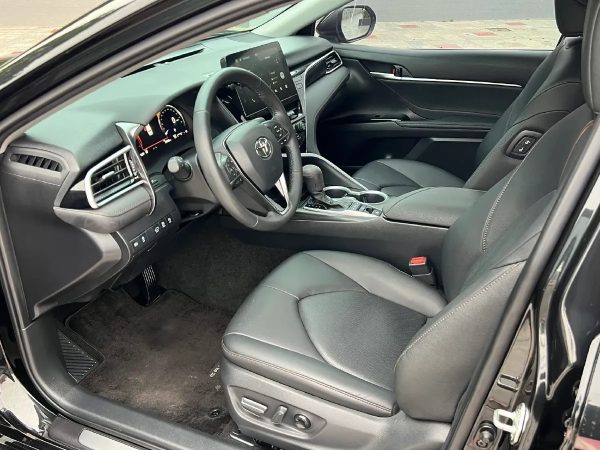 2023 Toyota Camry 2.5L 207HP L4 8AT,autocango,china used car exporter,china ev exporter,chinese used car exporter,chinese used ev exporter