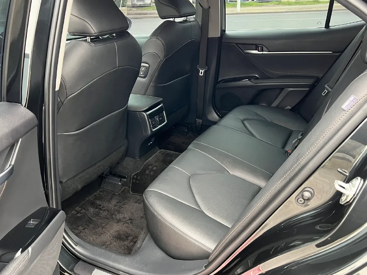 2023 Toyota Camry 2.5L 207HP L4 8AT,autocango,china used car exporter,china ev exporter,chinese used car exporter,chinese used ev exporter