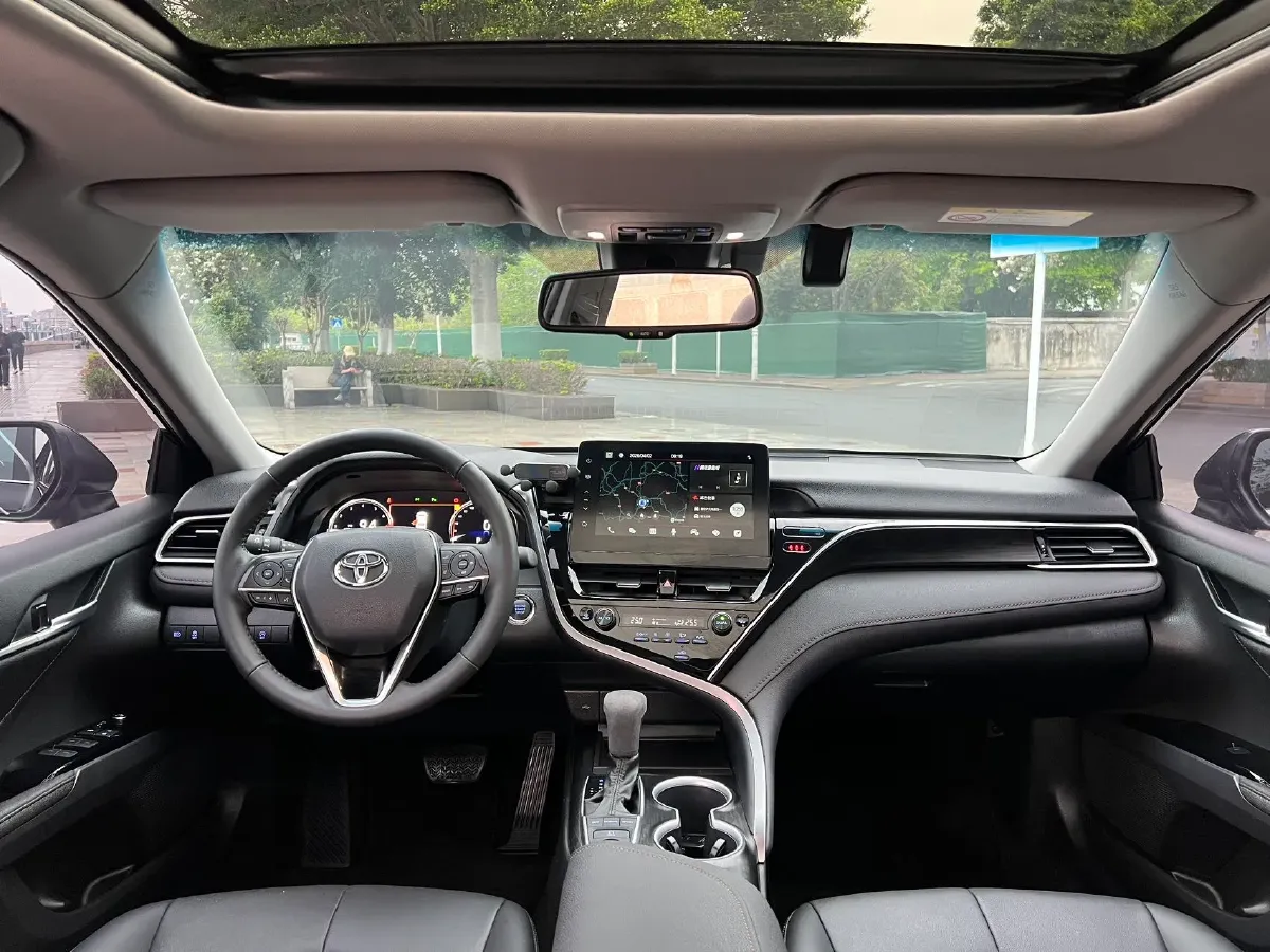 2023 Toyota Camry 2.5L 207HP L4 8AT,autocango,china used car exporter,china ev exporter,chinese used car exporter,chinese used ev exporter