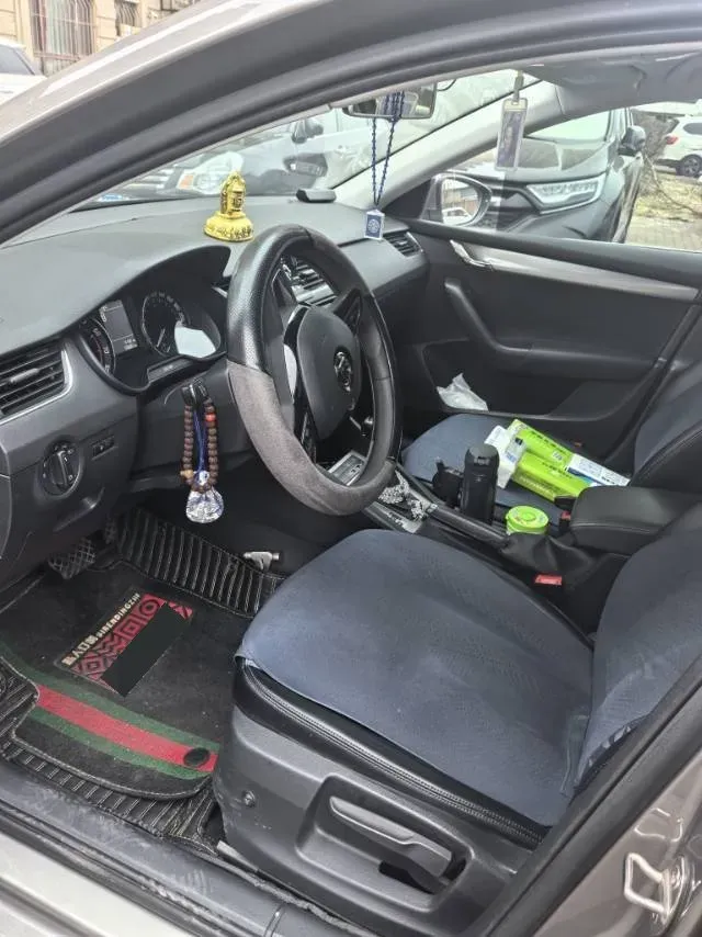 2020 Skoda Octavia 1.5L 113HP L4 6AT,autocango,china used car exporter,china ev exporter,chinese used car exporter,chinese used ev exporter