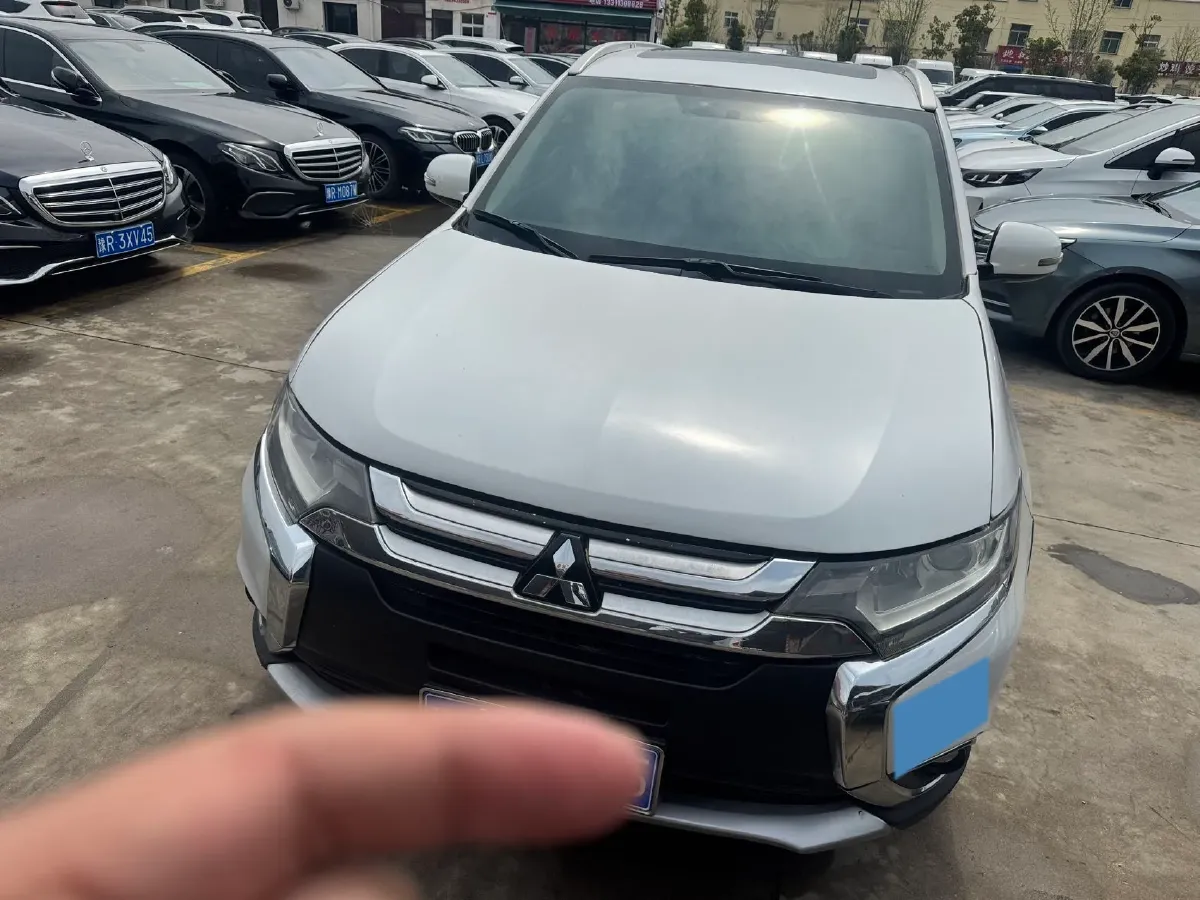 2018 Mitsubishi Outlander 2.0L 166HP L4 CVT,autocango,china used car exporter,china ev exporter,chinese used car exporter,chinese used ev exporter