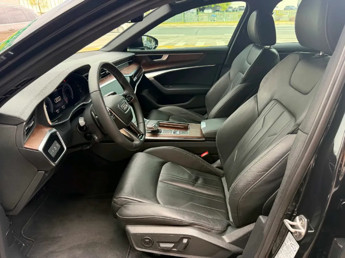 2020 Audi A6L 2.0T 190HP L4 7DCT,autocango,china used car exporter,china ev exporter,chinese used car exporter,chinese used ev exporter