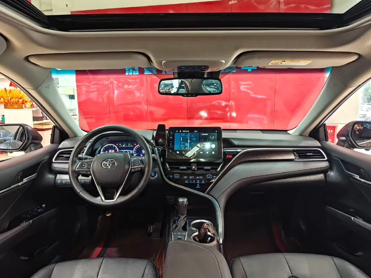 2021 Toyota Camry 2.5L 209HP L4 8AT,autocango,china used car exporter,china ev exporter,chinese used car exporter,chinese used ev exporter