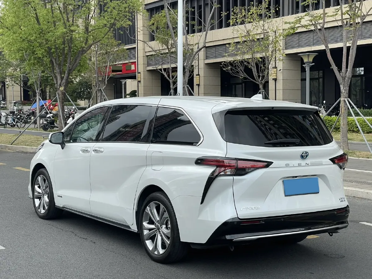 2023 Toyota Sienna 2.5L 189HP L4 E-CVT Hybrid,autocango,china used car exporter,china ev exporter,chinese used car exporter,chinese used ev exporter