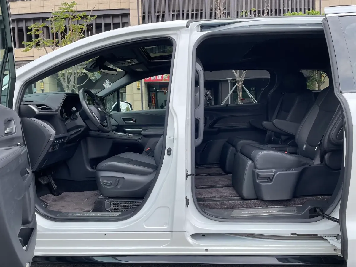 2023 Toyota Sienna 2.5L 189HP L4 E-CVT Hybrid,autocango,china used car exporter,china ev exporter,chinese used car exporter,chinese used ev exporter