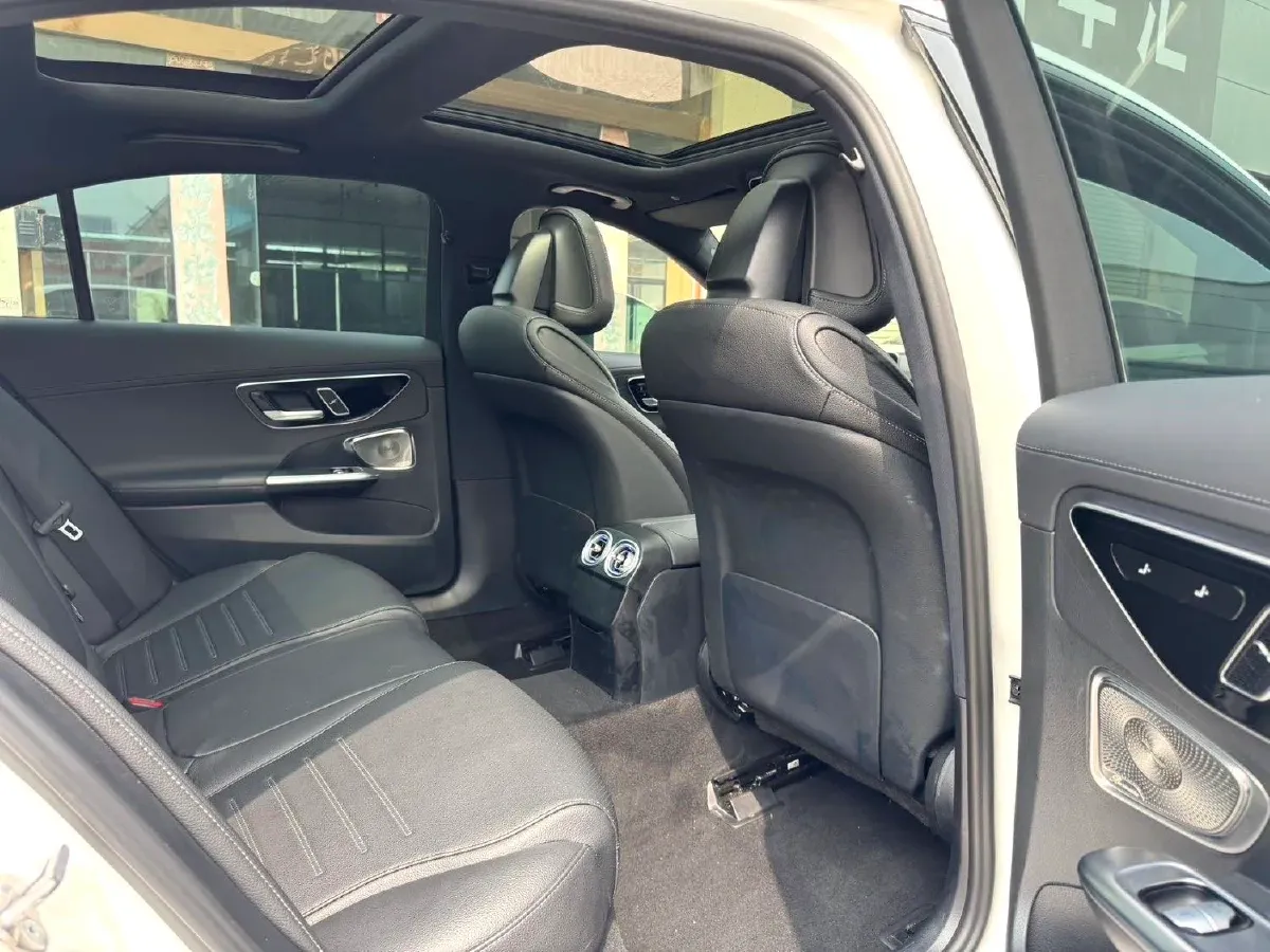 2022 Mercedes-Benz C Class 1.5T 204HP L4 9AT,autocango,china used car exporter,china ev exporter,chinese used car exporter,chinese used ev exporter