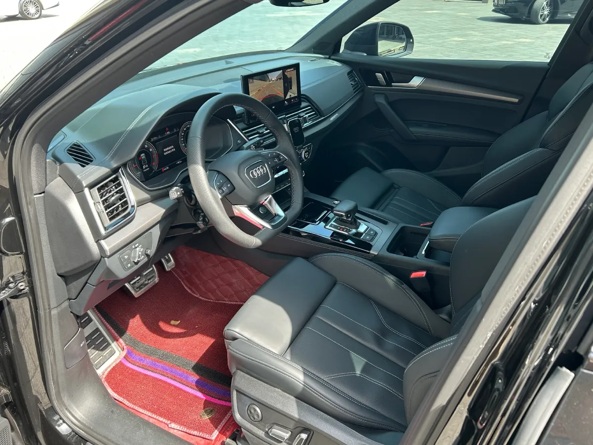 2025 Audi Q5L 2.0T 245HP L4 7DCT,autocango,china used car exporter,china ev exporter,chinese used car exporter,chinese used ev exporter