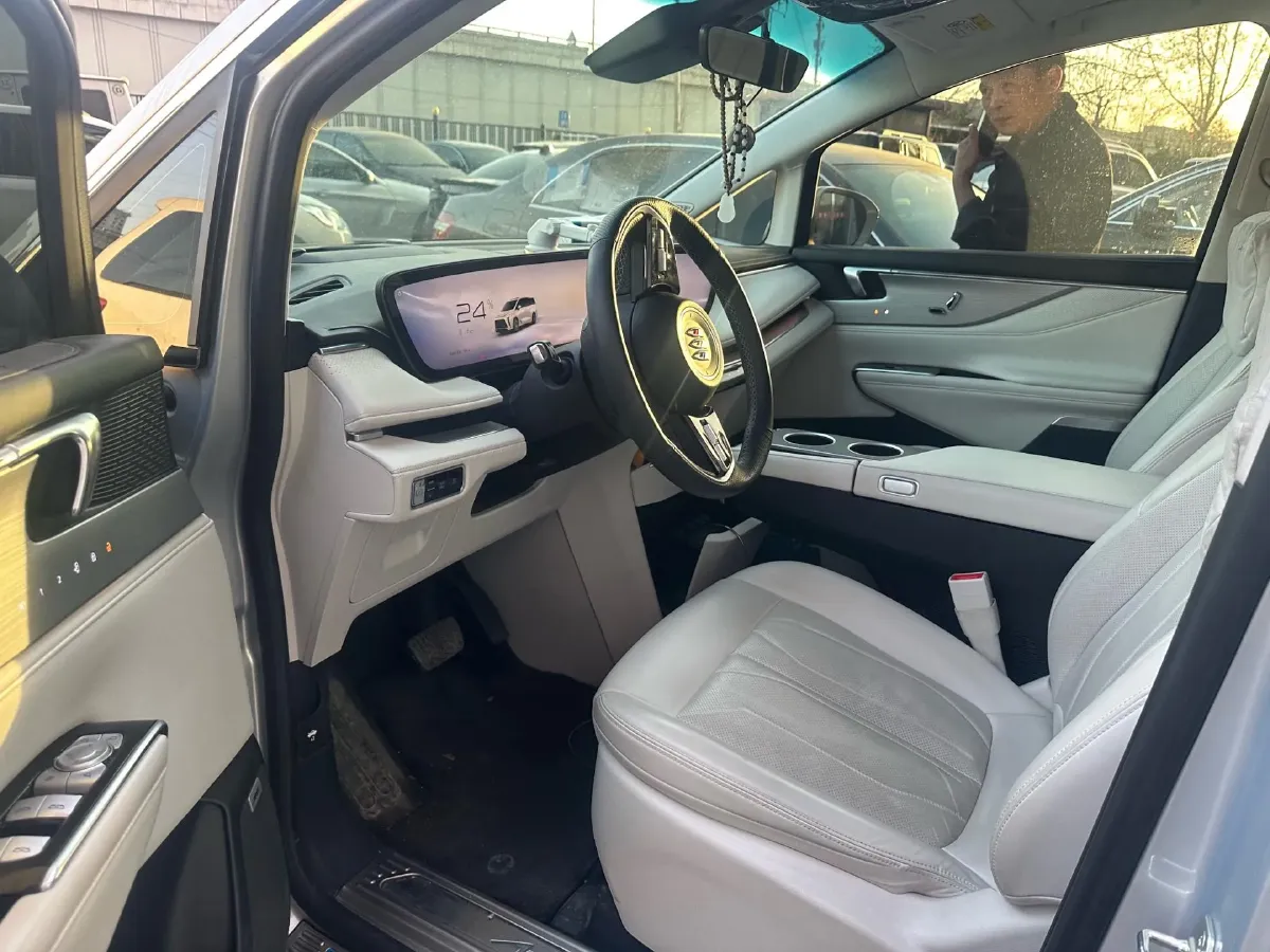 2024 Buick GL8 1.5T 180HP L4 2DHT PHEV 24.4KWH,autocango,china used car exporter,china ev exporter,chinese used car exporter,chinese used ev exporter