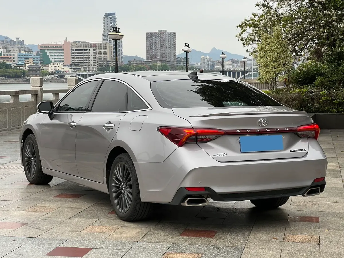 2023 Toyota Avalon 2.5L 207HP L4 8AT,autocango,china used car exporter,china ev exporter,chinese used car exporter,chinese used ev exporter