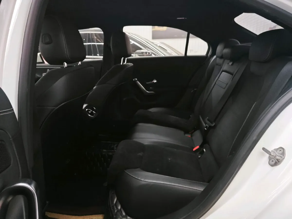 2020 Mercedes-Benz A Class 1.3T 163HP L4 7DCT,autocango,china used car exporter,china ev exporter,chinese used car exporter,chinese used ev exporter