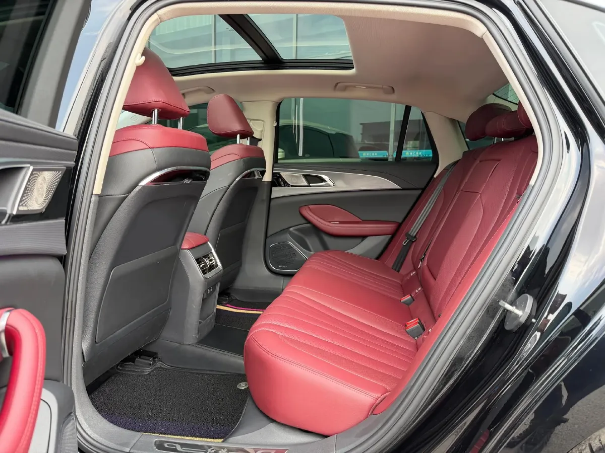 2024 HongQi H5 2.0T 224HP L4 8AT,autocango,china used car exporter,china ev exporter,chinese used car exporter,chinese used ev exporter