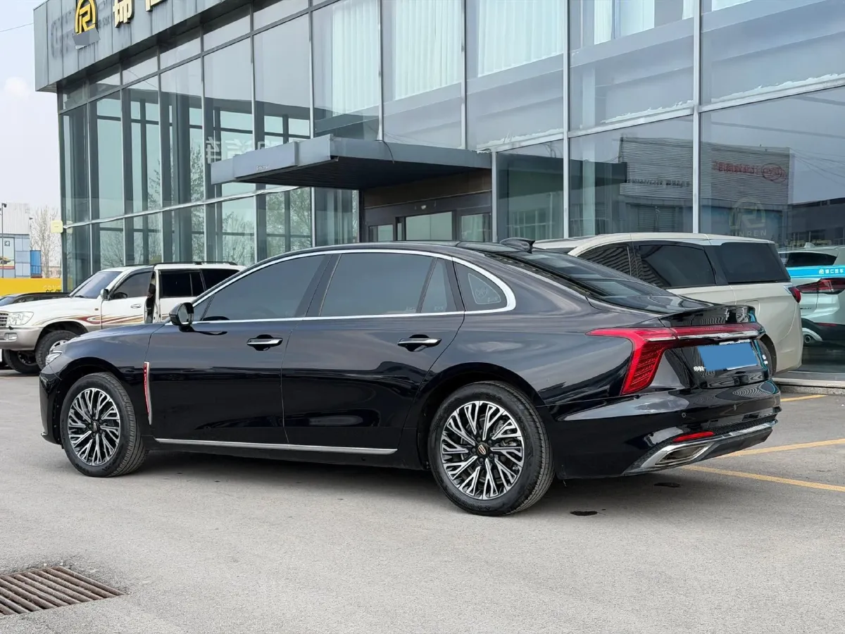 2024 HongQi H5 2.0T 224HP L4 8AT,autocango,china used car exporter,china ev exporter,chinese used car exporter,chinese used ev exporter