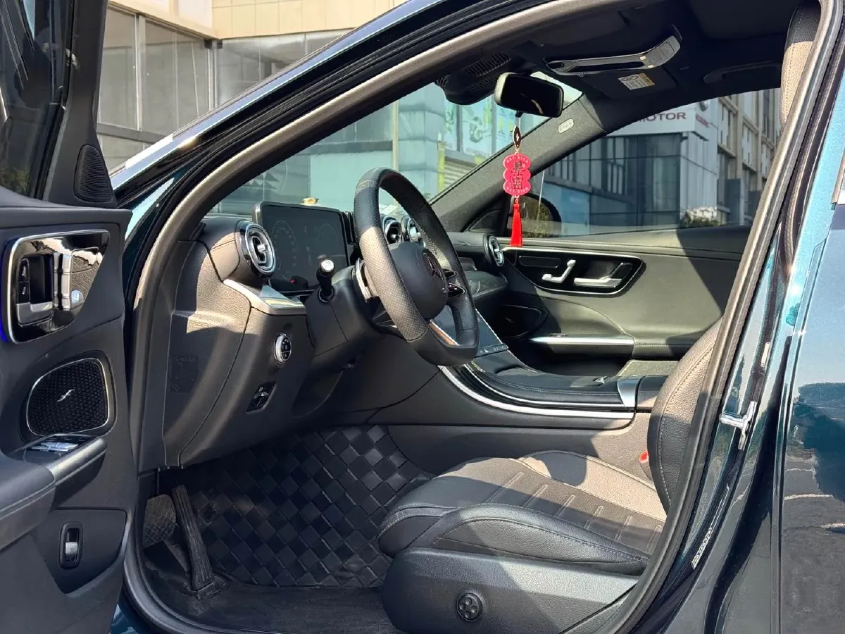 2024 Mercedes-Benz C Class 1.5T 204HP L4 9AT,autocango,china used car exporter,china ev exporter,chinese used car exporter,chinese used ev exporter