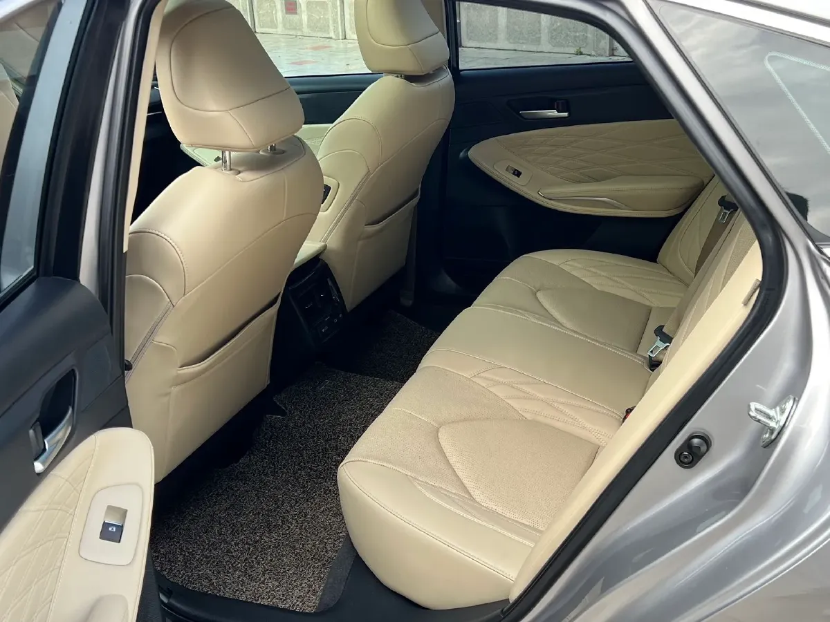 2022 Toyota Avalon 2.5L 209HP L4 8AT,autocango,china used car exporter,china ev exporter,chinese used car exporter,chinese used ev exporter