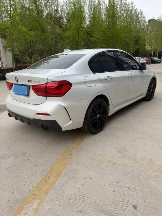 2021 BMW 1 Series 2.0T 192HP L4 7DCT,autocango,china used car exporter,china ev exporter,chinese used car exporter,chinese used ev exporter