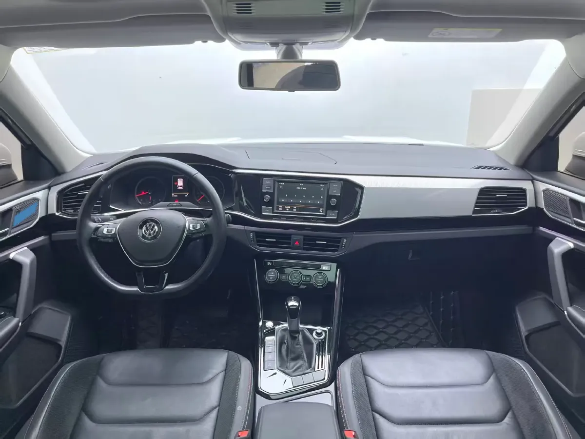 2019 Jeep Cherokee 2.0T 234HP L4 9AT,autocango,china used car exporter,china ev exporter,chinese used car exporter,chinese used ev exporter