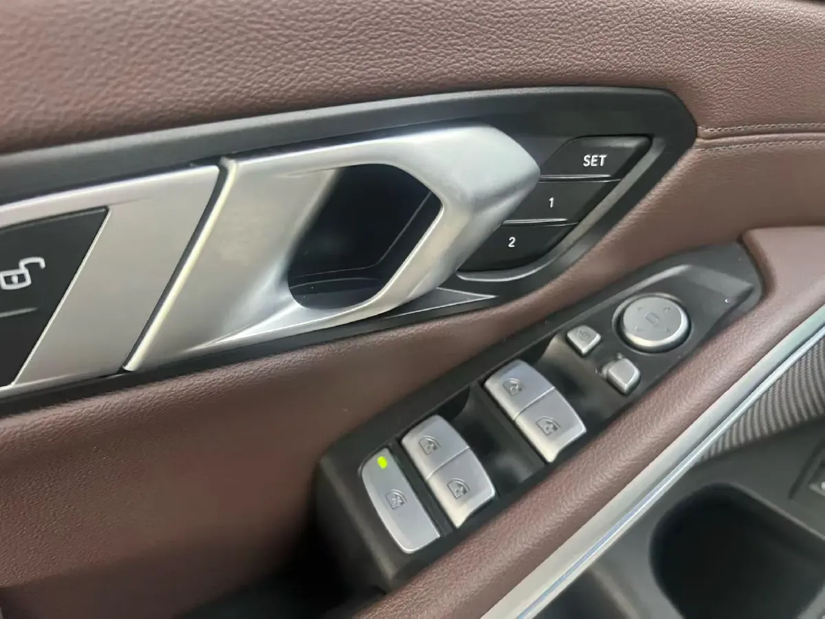 2023 BMW 3 Series 2.0T 184HP L4 8AT,autocango,china used car exporter,china ev exporter,chinese used car exporter,chinese used ev exporter