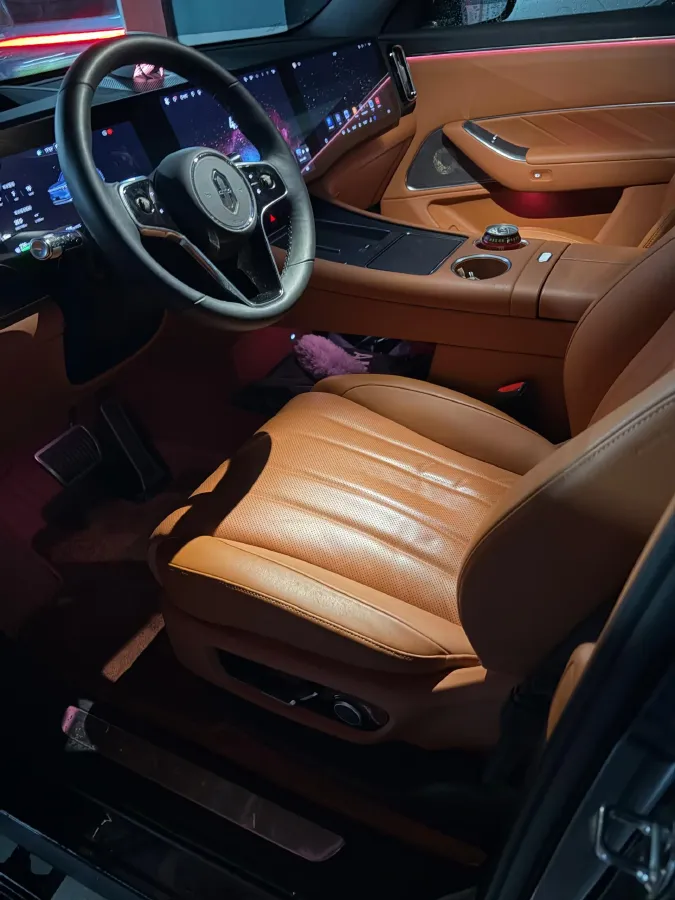 2025 AITO AITO M8 REEV 160HP REEV 53.4KWH,autocango,china used car exporter,china ev exporter,chinese used car exporter,chinese used ev exporter