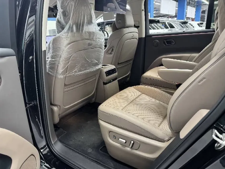 2025 Li i8 BEV,autocango,china used car exporter,china ev exporter,chinese used car exporter,chinese used ev exporter