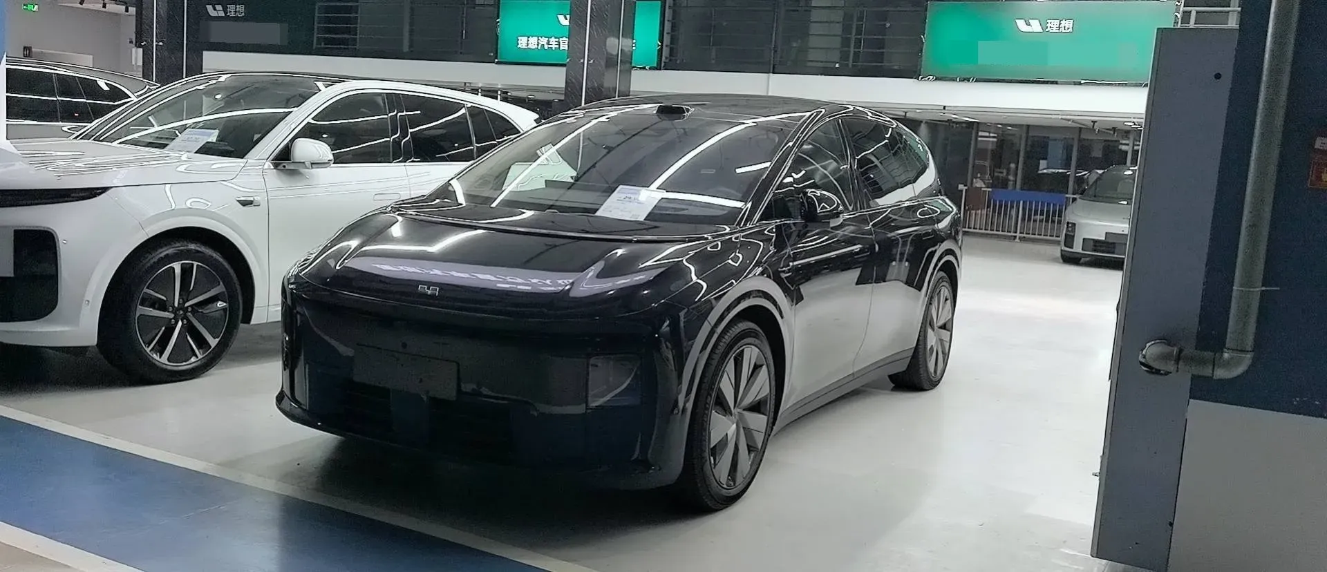 2025 Li i8 BEV,autocango,china used car exporter,china ev exporter,chinese used car exporter,chinese used ev exporter