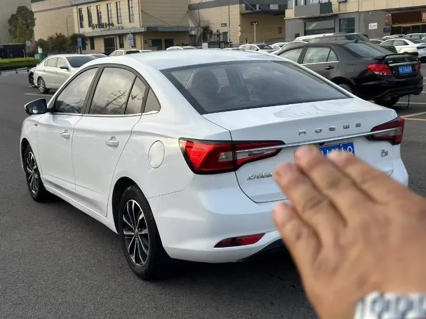 2019 Roewe i5 1.5L 120HP L4 CVT,autocango,china used car exporter,china ev exporter,chinese used car exporter,chinese used ev exporter