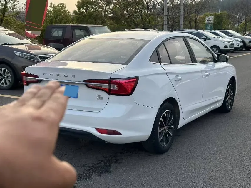 2019 Roewe i5 1.5L 120HP L4 CVT,autocango,china used car exporter,china ev exporter,chinese used car exporter,chinese used ev exporter