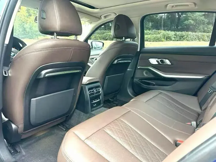 2022 BMW 3 Series 2.0T 184HP L4 8AT,autocango,china used car exporter,china ev exporter,chinese used car exporter,chinese used ev exporter