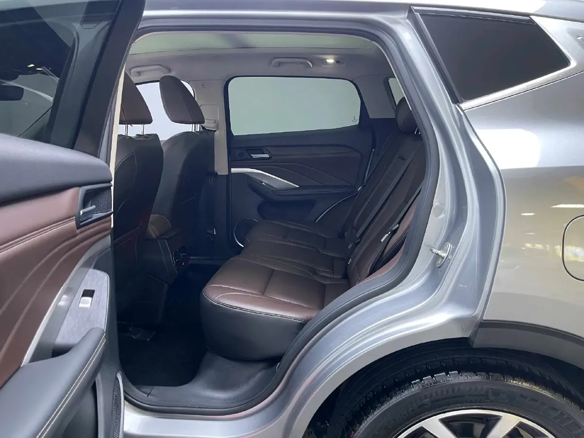 2021 WEY VV6 2.0T 227HP L4 7DCT,autocango,china used car exporter,china ev exporter,chinese used car exporter,chinese used ev exporter