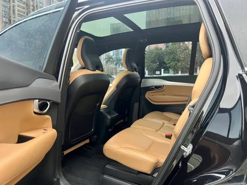 2019 Volvo XC90 2.0T 254HP L4 8AT,autocango,china used car exporter,china ev exporter,chinese used car exporter,chinese used ev exporter