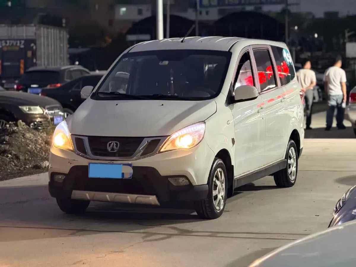 2016 BAIC WeiWang M35 1.5L 116HP L4 5MT,autocango,china used car exporter,china ev exporter,chinese used car exporter,chinese used ev exporter