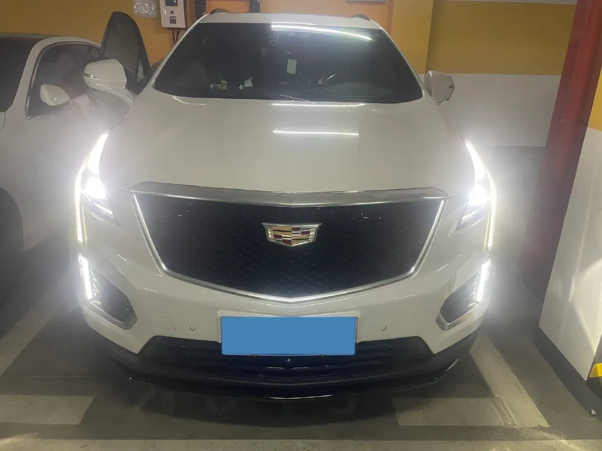 2022 Cadillac XT5 2.0T 237HP L4 9AT,autocango,china used car exporter,china ev exporter,chinese used car exporter,chinese used ev exporter